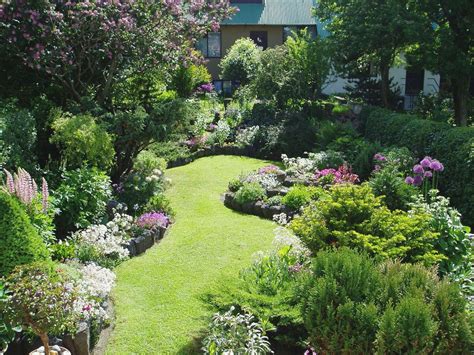 Front English Small Yard Patio Garden Charming Ideas