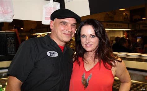 Get To Know Liz Shanahan Michael Symons Wife Who Is A Chef Facts