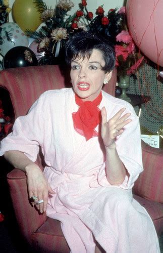 Judy Garland Rare Candid Shot Circa Late 60 S 4x6 Photo Moviemarket