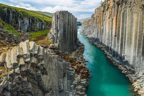 Cañón De Basalto De Studlagil Islandia Uno De Los Lugares De Interés