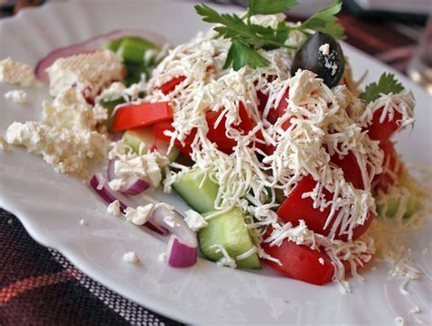 Osvježavajuća šopska Salata Recept Za Pravi Zasitni Ljetni Ručak Koji