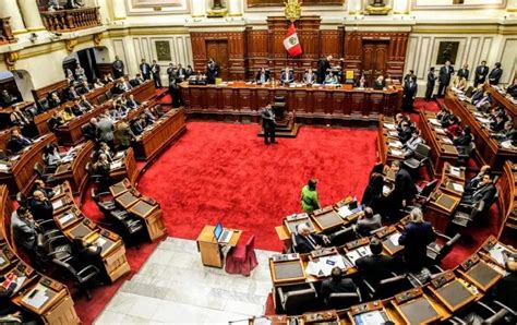 El Congreso de Perú aprueba adelanto de elecciones para abril de 2024