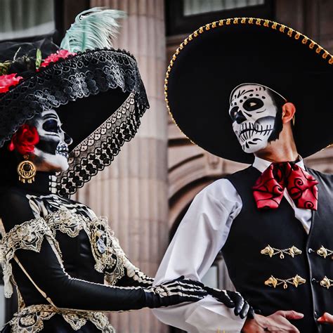 Día De Los Muertos México Se Pone Su Mejor Vestido Para Honrar A La