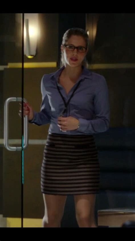 Arrow Felicity Smoak And Hers Short Skirts Felicity Smoke Arrow Felicity Emily Bett Rickards
