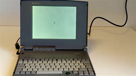 Laptop From 1994 Ast Bravo Nb 425s Boot Up Youtube