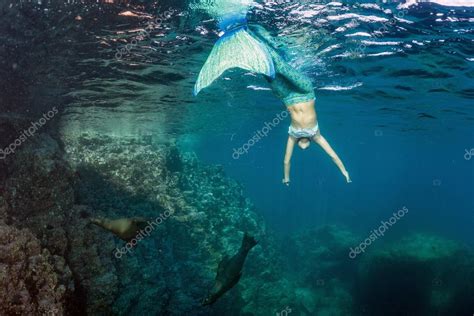Blonde Beautiful Mermaid Diver Underwater Stock Photo By ©izanbar 107111048