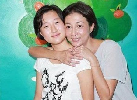 Etta ng chok lam also claims she had to deal with poverty while growing up and has never claimed any financial help from her famous father. Etta Ng Chok Lam (Jackie Chan Daughter) Wiki, Age, Bio ...