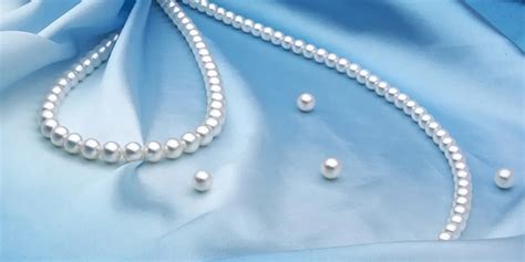 Akoya Vs Freshwater Pearls Which White Pearl Type Should I Choose