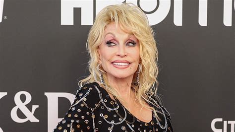 Dolly Parton Reflects On 56 Year Marriage Her Husbands Love For ‘living On The Farm We Have