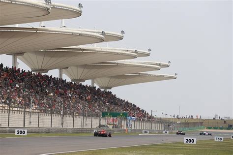 Vince lewis hamilton che conquista il 7° titolo mondiale, 2° sergio perez, 3° sebastian vettel con la ferrari autore di una grande rimonta. F1 in tv oggi, GP Cina virtuale 2020: orario, programma ...
