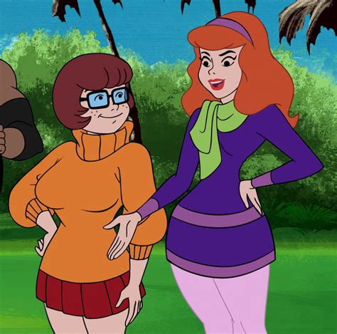 Pin By Pop Corn On Daphne X Velma Velma Scooby Doo Scooby Doo Pictures Scooby Doo Images