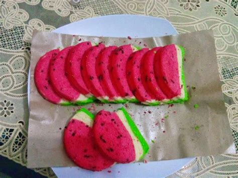 Resep kue ini kami kumpulkan dari mama dan chef yang sudah membuktikan 4. Resep Bolu Kukus Semangka Sederhana Lembut