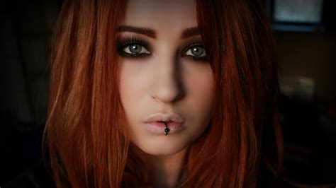 4586438 Lolina Green Women Model Redhead Face Niky Von Macabre