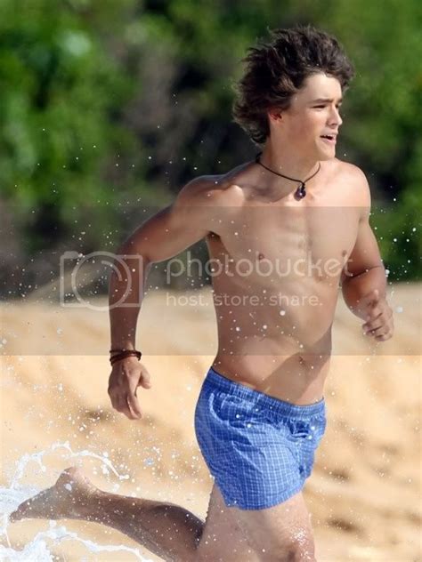 male celebrities brenton thwaites in his boxers shirtless shooting blue lagoon