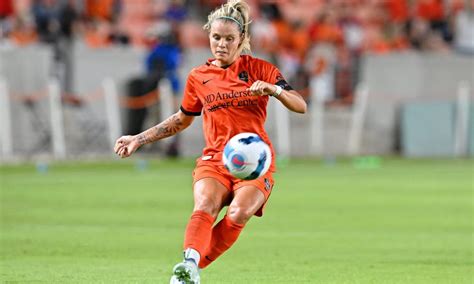 Rachel Daly Leaves Houston Dash Signs With Aston Villa