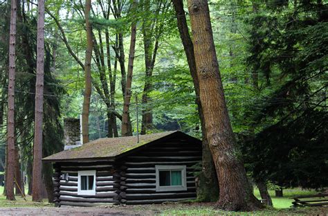 Enjoy A Peaceful Getaway In One Of Of The 22 Rustic Cabins In Clear