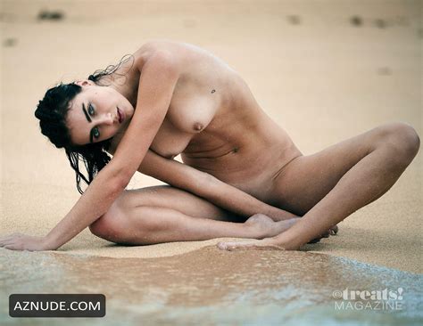 Anna Wolf Poses Fully Naked On The Beach In A Photoshoot By David