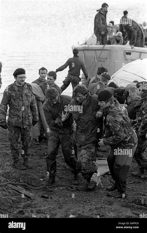 Falklands War Bluff Cove Landing Hi Res Stock Photography And Images