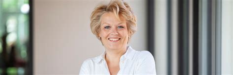 10 Vragen Aan Esther Van Der Sluis Dune Pebbler Online Marketingbureau