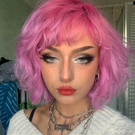 E҉v҉e҉ 🍑 On Instagram “the Way My Hair Faded Is Kinda 🥺cute” Aesthetic Hair Pink Short