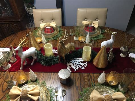 Christmas Red & Gold TableScape.....  Table decorations, Red christmas