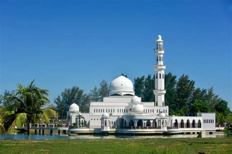 Looking how to get from batu pahat to muar? 55 Masjid dan Surau di Batu Pahat Ditutup | Republika Online