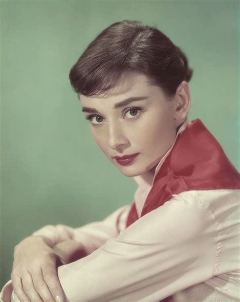 Audrey Hepburns 16 Best Beauty And Fashion Tips Audrey Hepburn