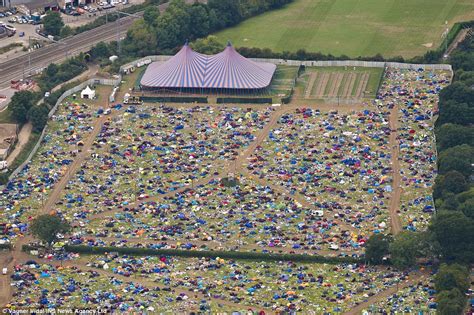 Tents Left Behind Abandoned After Reading Festival Bank Holiday Weekend Daily Mail Online