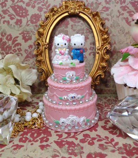 Mcdonalds crew wedding hello kitty worker 8 plush stuffed toy new tags 2000. Wedding Lady: Lovely and off the wall Hello Kitty Wedding ...