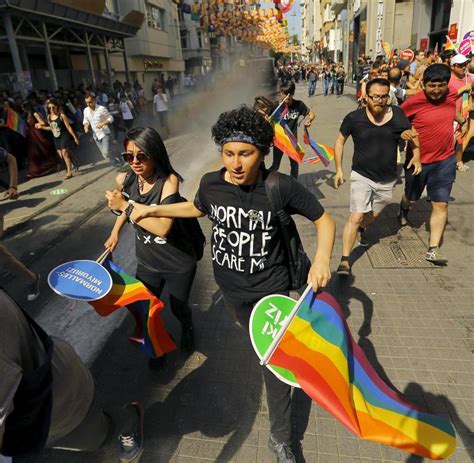 Türkei Gouverneur von Istanbul verbietet Schwulenparade WELT