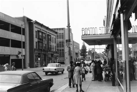 Meet Me Under The Clock The Boston Store Erie Pa Hagen History