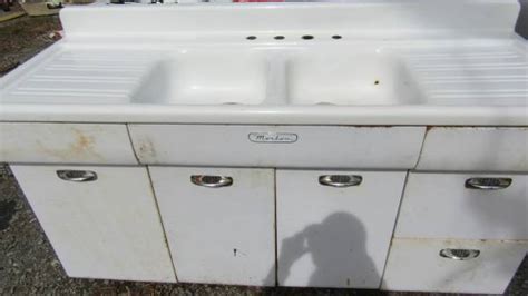 My search for vintage steel kitchen cabinets is what got me started on this blog, and over the years my fascination has only grown. VINTAGE MORTON KITCHEN SINK CABINET AND DOUBLE DRAINBOARD SINK - $450 (SCOTTSVILLE KY ...