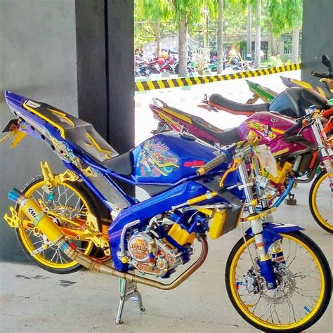 Mimin sibuk duh.buat yang minat sama kaos +jaket nya boleh dm mimin di instagram @vixionjarijari. 38+ Koleksi Ide Foto Modifikasi Motor Vixion Jari Jari ...