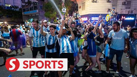 Argentines Flood Buenos Aires Streets To Celebrate Third World Cup Win Youtube