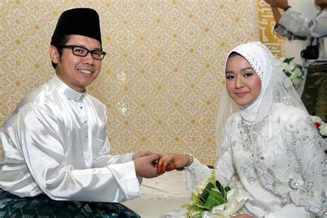 Maybe you would like to learn more about one of these? Gambar Ally Iskandar sah milik farah Lee - The Malaysian ...