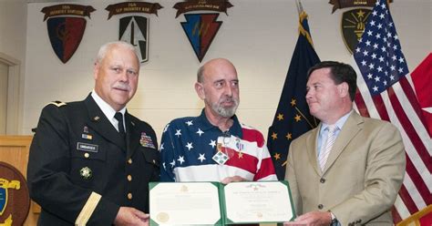 Vietnam Veteran Receives Silver Star 44 Years After Service