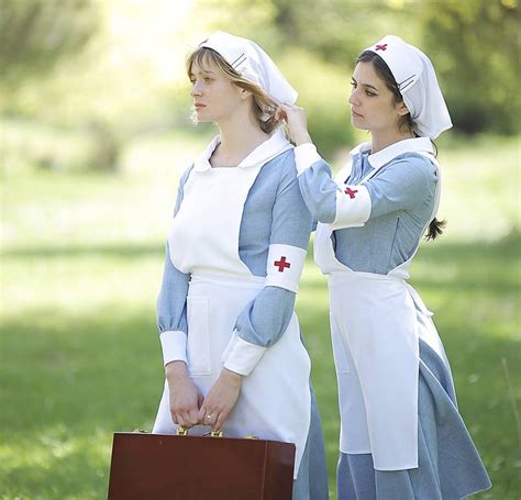 Девушки в одежде медсестры 90 фото