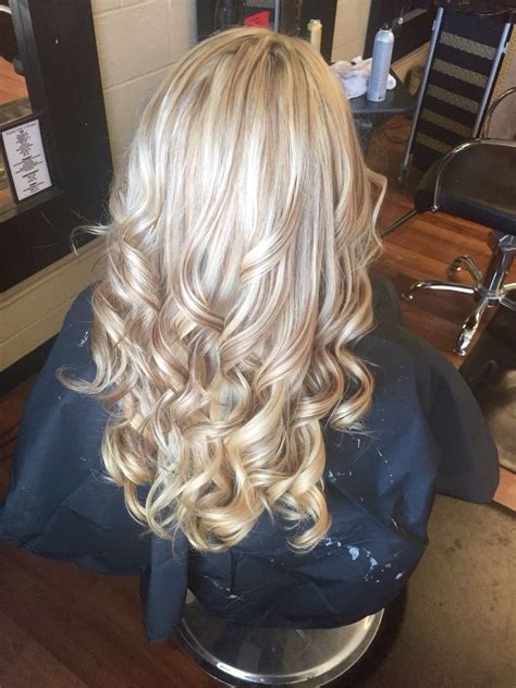 All Over Blonde With Carmel Blonde Lowlights Blonde Lowlights Hair Highlights Blonde Hair