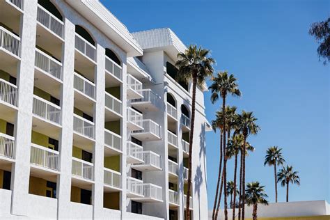 Holiday Inn And Suites Phoenix Mesachandler Bewertungen Fotos