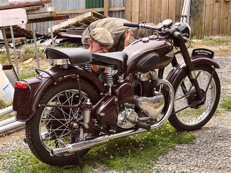 About classic stealth black royal enfield's newest variant of the classic 500 is the stealth black. Ariel KH 1953 500cc Twin | Classic motorcycles, Royal ...