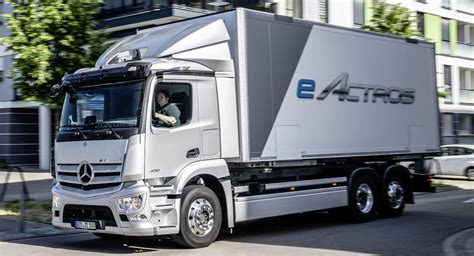 Mercedes Eactros Electric Truck Makes Up To Hp Gets Miles