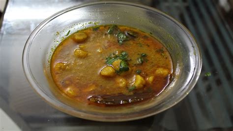 How To Make Besan Ke Gatte Ki Curry In Hindi Youtube