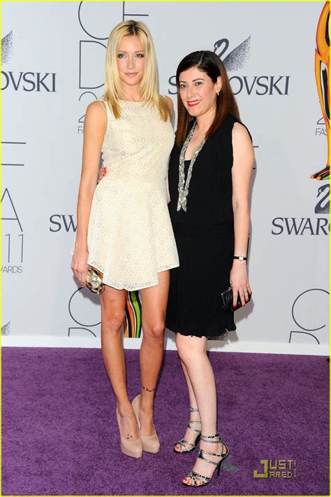 Amber Heard And Katie Cassidy Cfda Fashion Awards 2011 Photo 2550280 2011 Cfda Fashion Awards