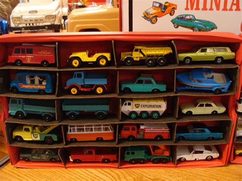 1966 Miniature 40 Cars Carrying Case and Matchbox Collection ...