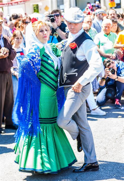 Los 5 Bailes Típicos De La Región Insular Más Populares