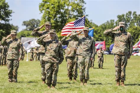 704th Military Intelligence Brigade Change Of Command Cere Flickr