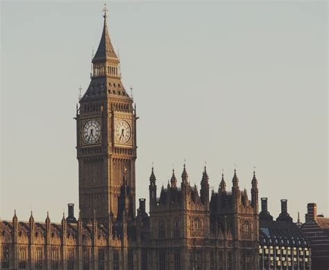 Big Ben terá fachada renovada a tempo de anunciar Ano Novo em Londres Go Outside