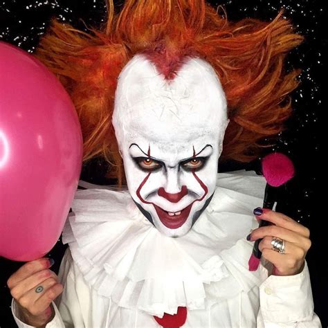 It Pennywise The Clown Makeup Popsugar Beauty Halloween Costumes