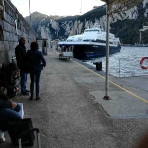 * todos los reclamos deben ser reportados dentro de los 30 días posteriores al incidente. Capri, incidente nel porto: catamarano urta contro la ...