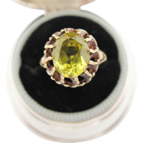 Vintage 10K Yellow Gold Ring With Yellow Green Center Stone | Yellow gold rings, Vintage fine ...